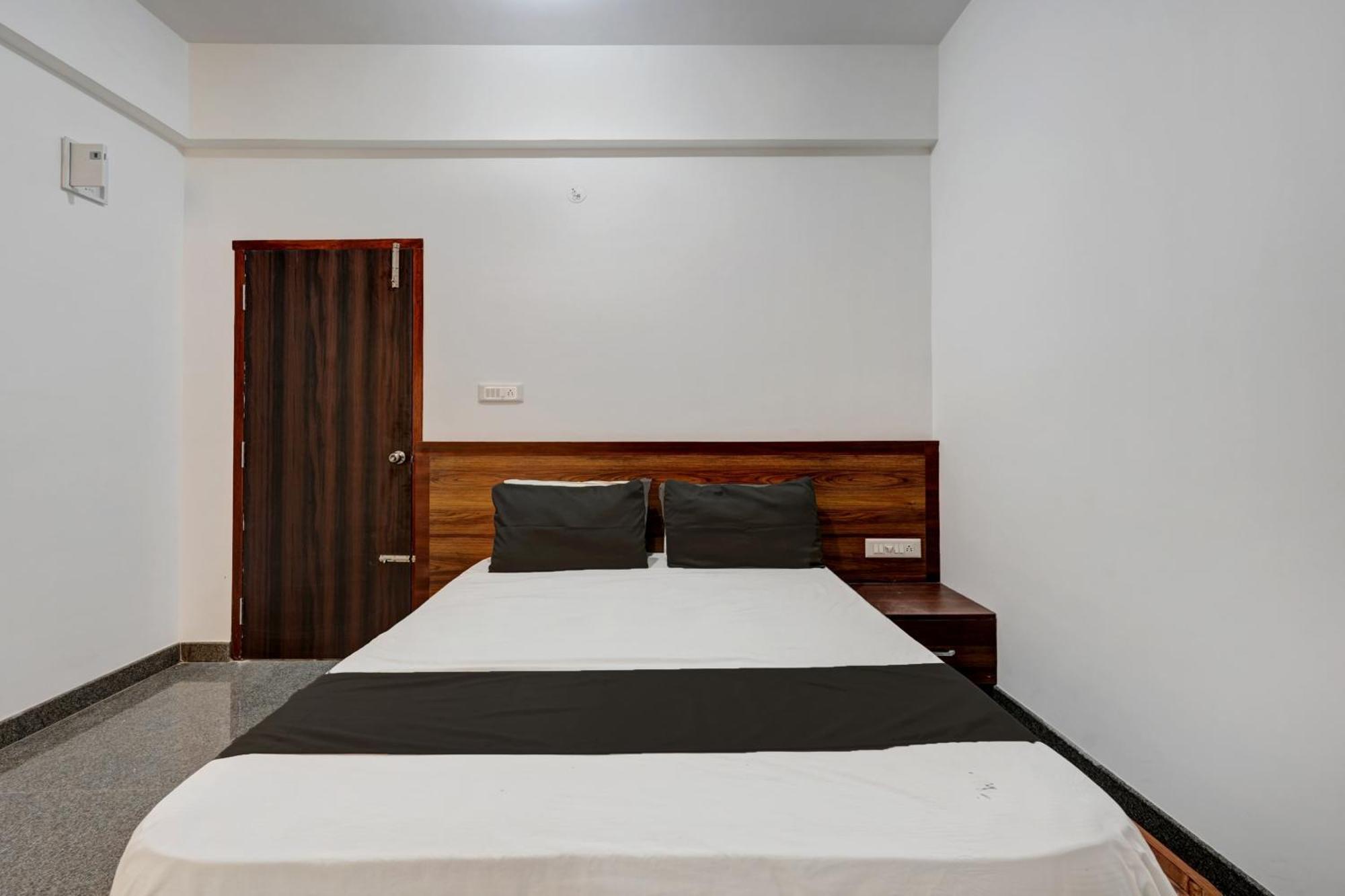 Oyo Hotel Bungalow Inn Lodging & Boarding Μπανγκαλόρ Εξωτερικό φωτογραφία