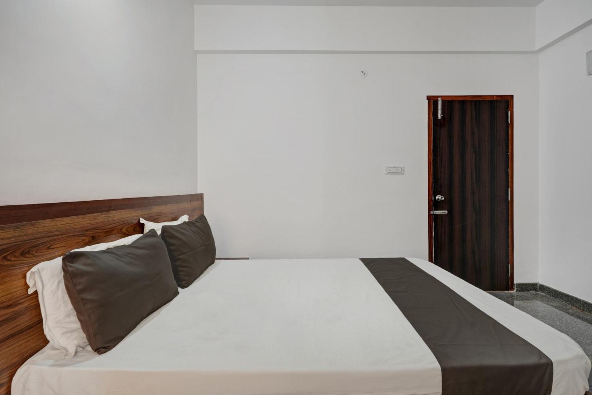 Oyo Hotel Bungalow Inn Lodging & Boarding Μπανγκαλόρ Εξωτερικό φωτογραφία