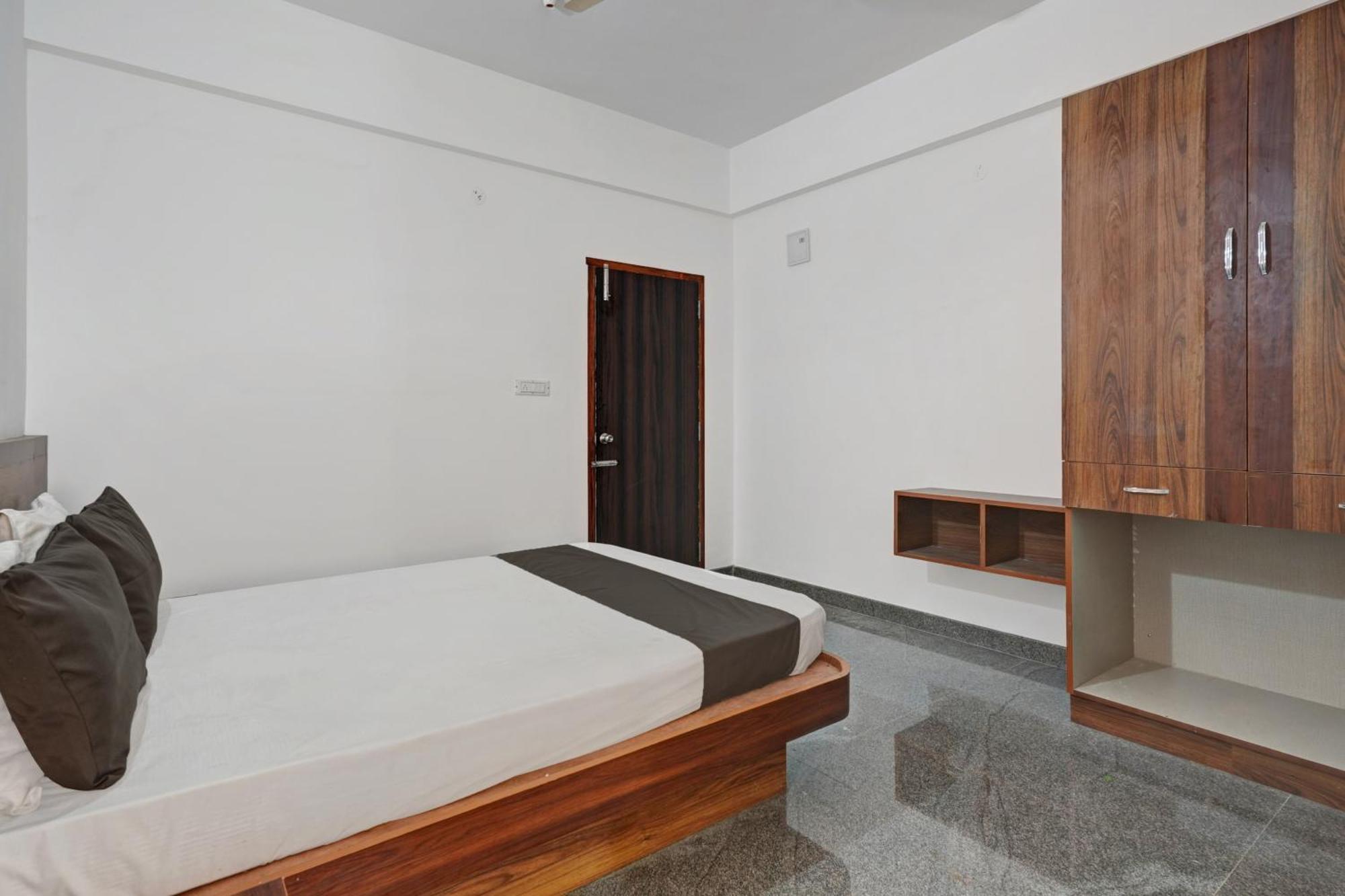 Oyo Hotel Bungalow Inn Lodging & Boarding Μπανγκαλόρ Εξωτερικό φωτογραφία