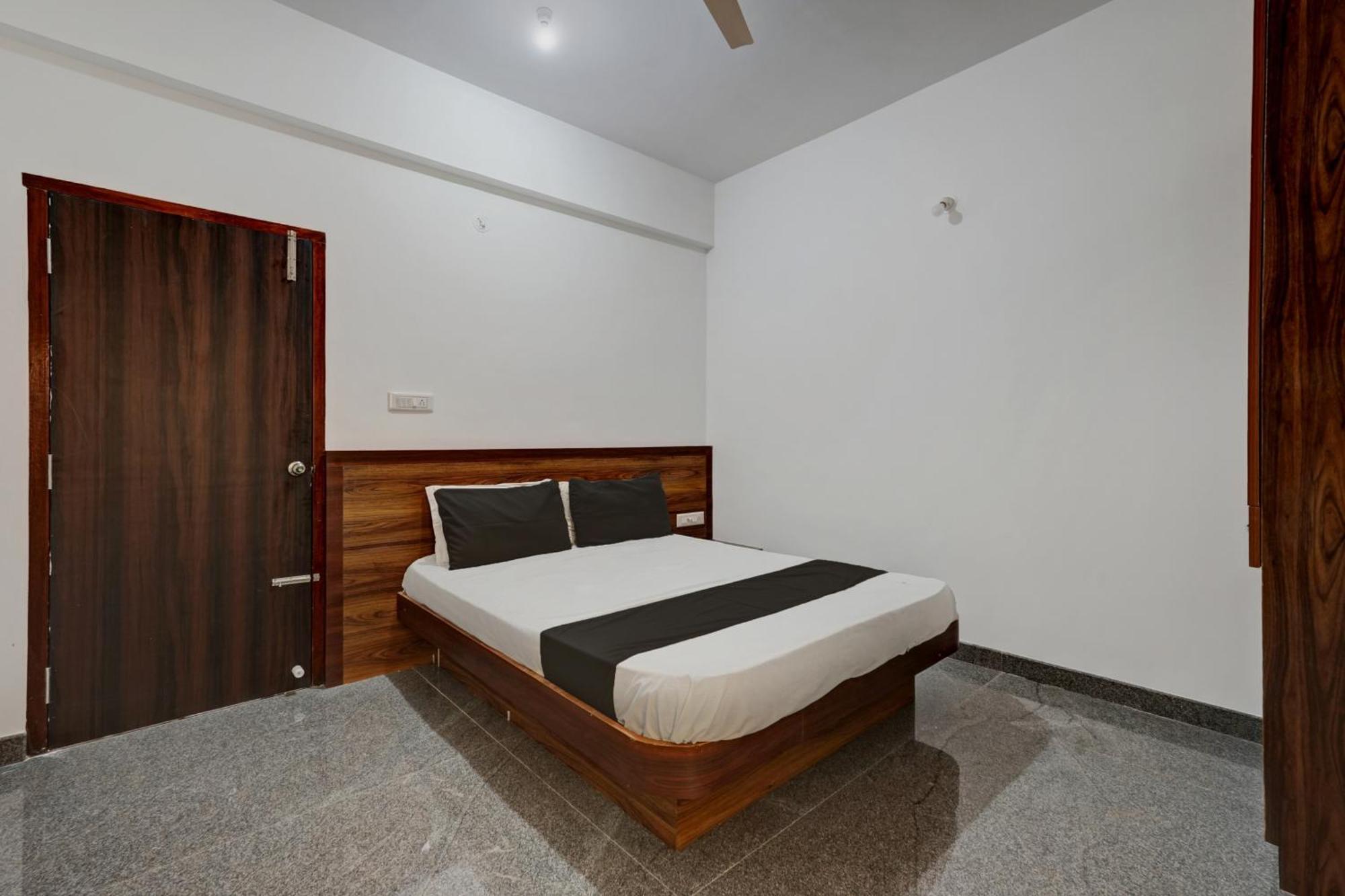 Oyo Hotel Bungalow Inn Lodging & Boarding Μπανγκαλόρ Εξωτερικό φωτογραφία