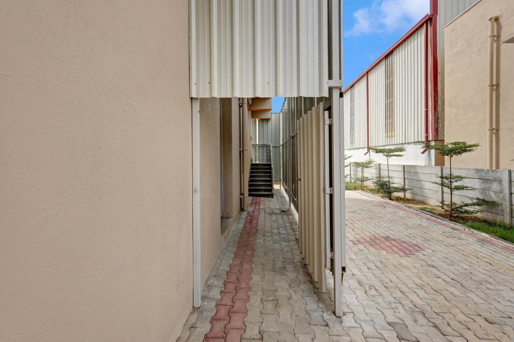 Oyo Hotel Bungalow Inn Lodging & Boarding Μπανγκαλόρ Εξωτερικό φωτογραφία