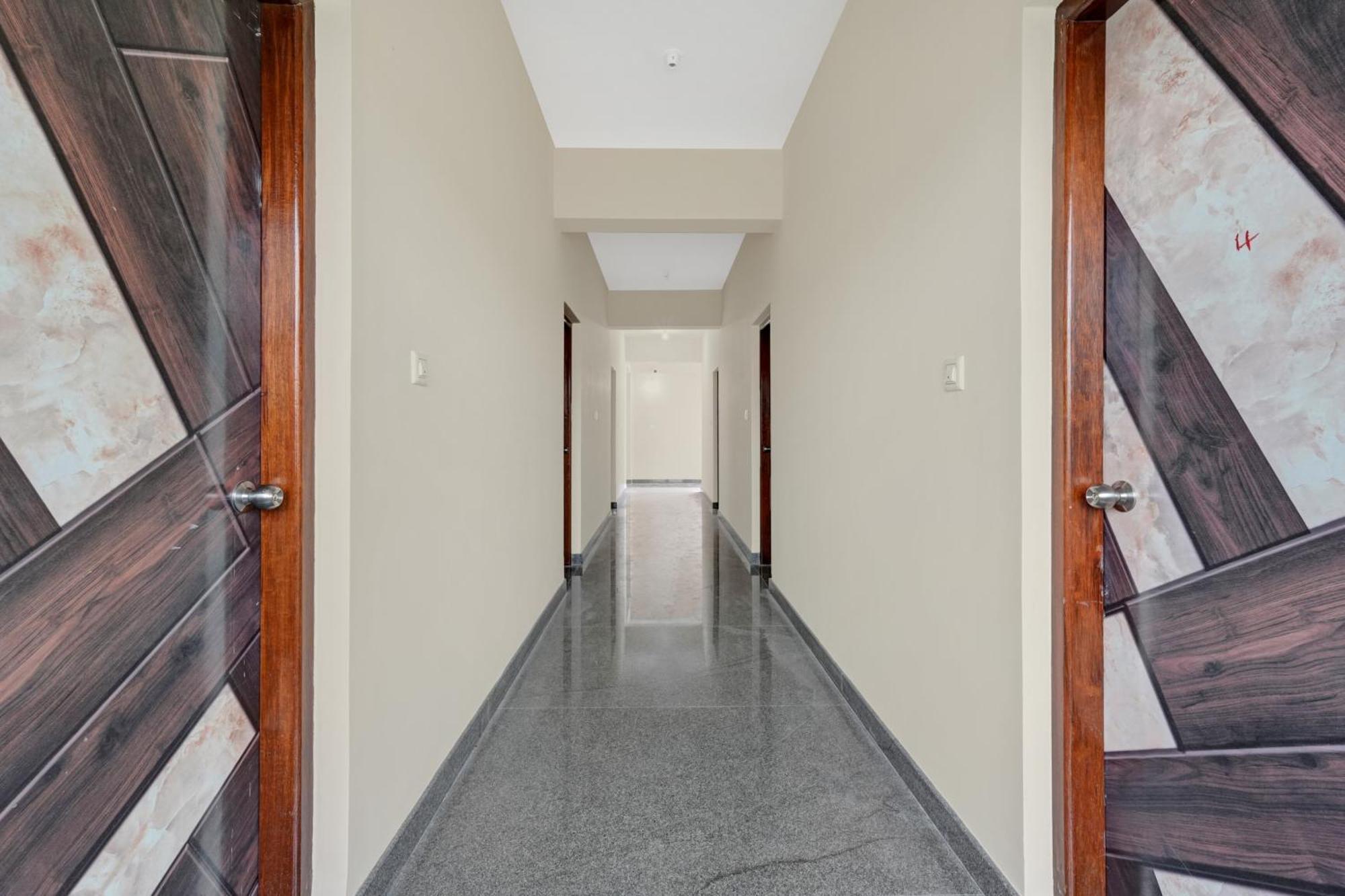 Oyo Hotel Bungalow Inn Lodging & Boarding Μπανγκαλόρ Εξωτερικό φωτογραφία