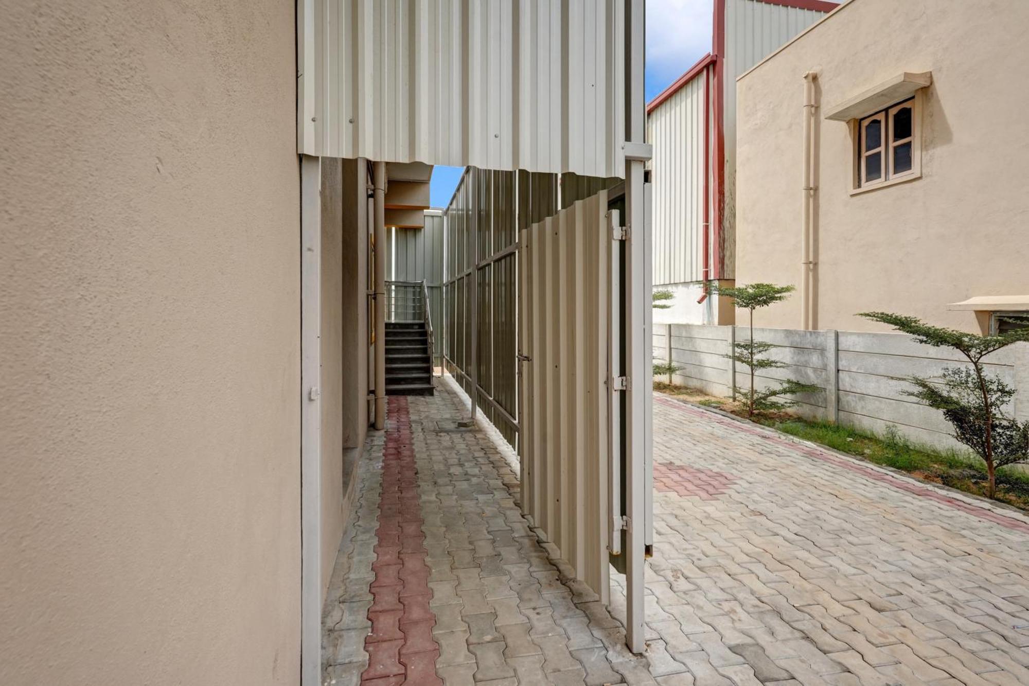 Oyo Hotel Bungalow Inn Lodging & Boarding Μπανγκαλόρ Εξωτερικό φωτογραφία